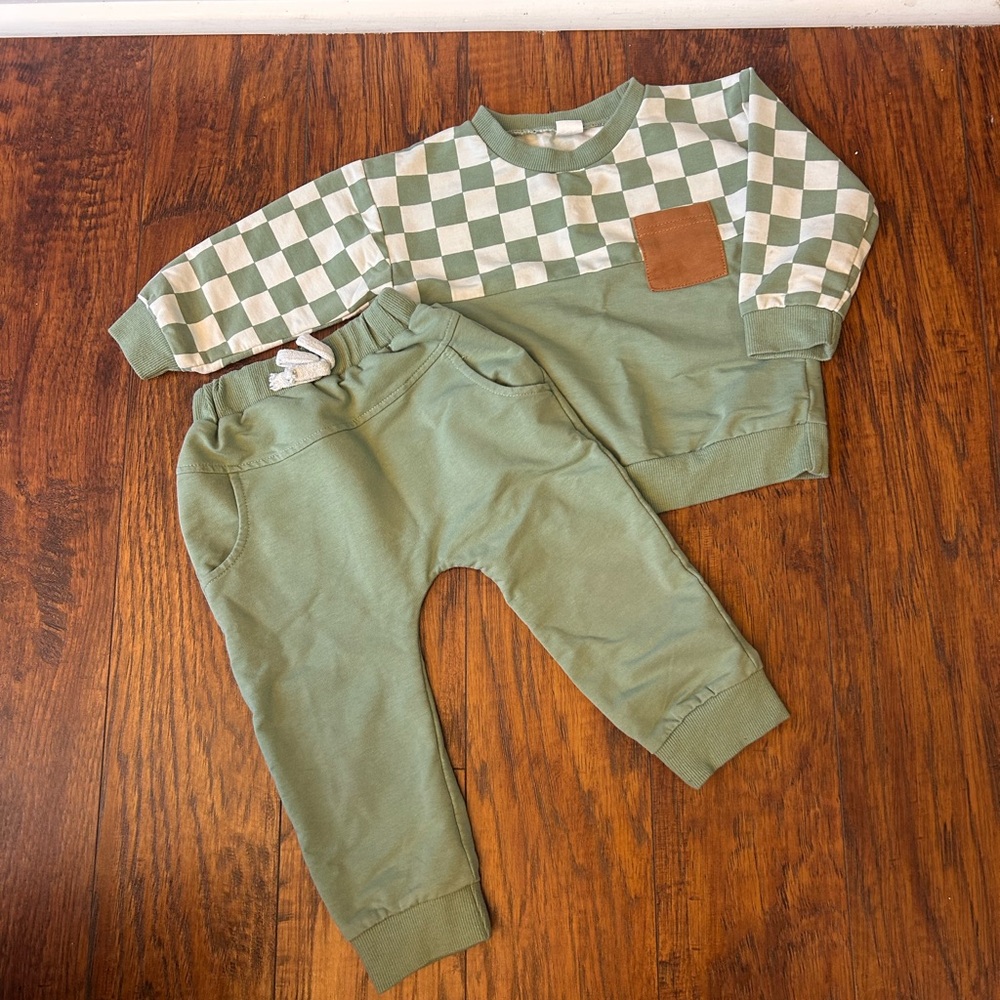 Green Checkered Sweatshirt and Pants Set
